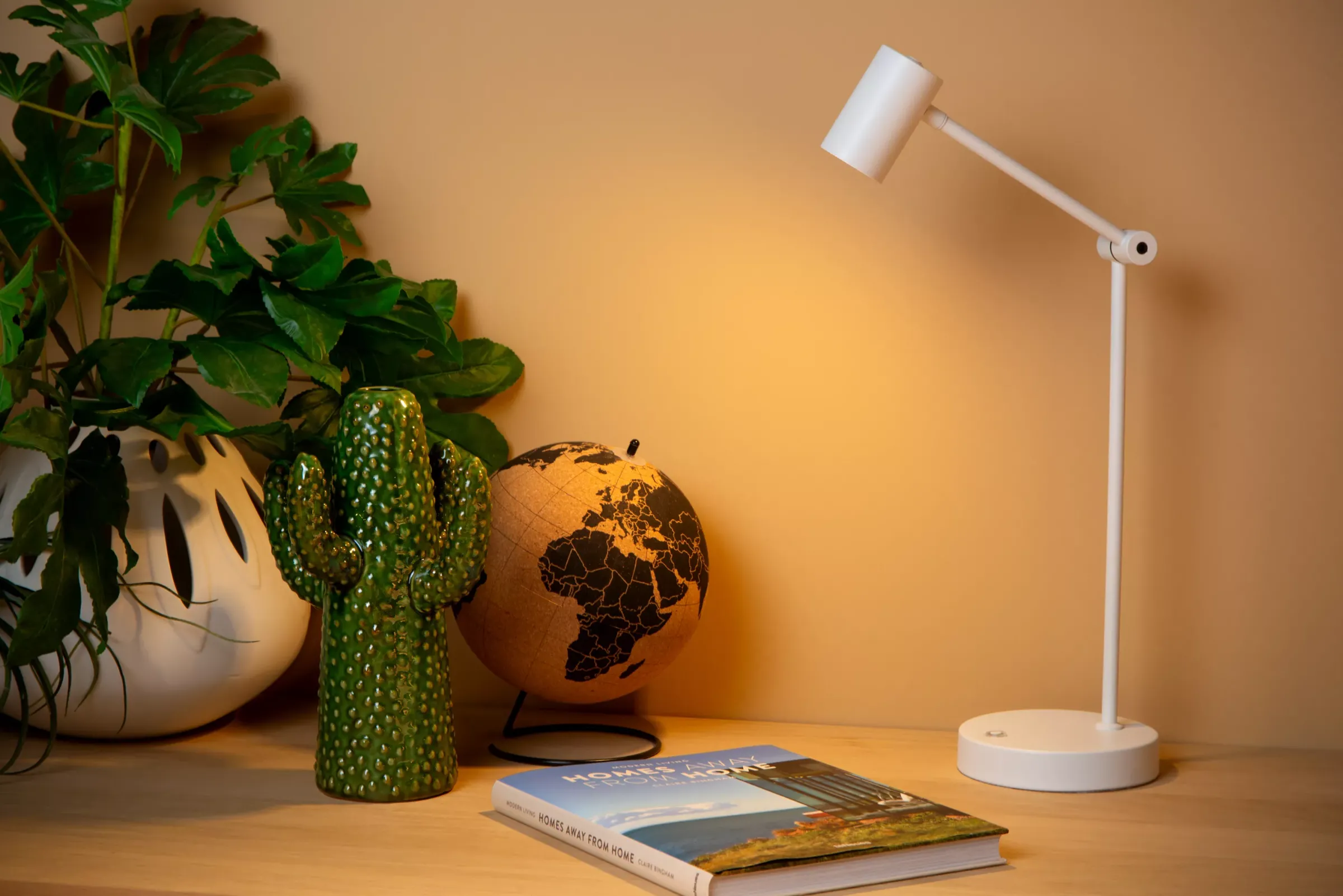 TIPIK - Oplaadbare Tafellamp - Accu/Batterij - LED 3 StepDim - 1x3W 2700K - Wit*Lucide Store